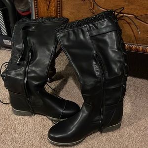 Black knee-high lace up boots - NEVER WORN - size 10
